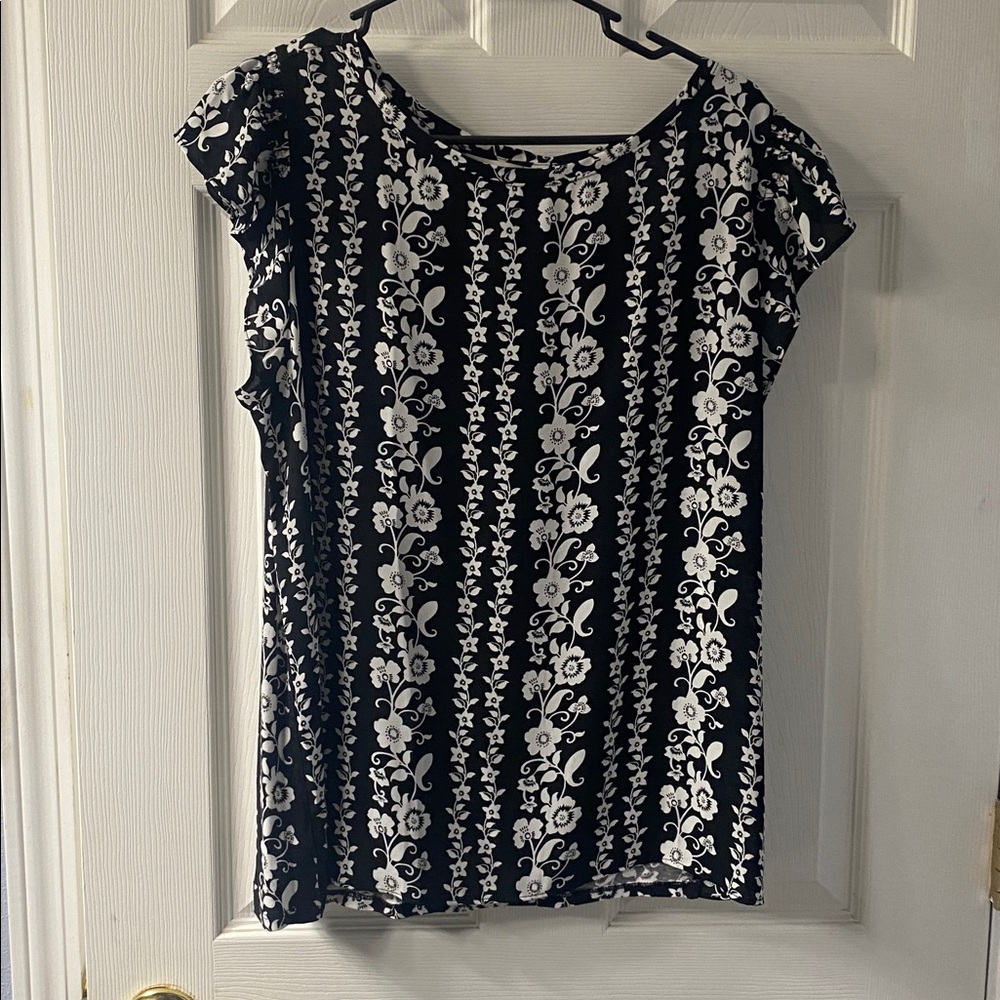 LOFT black and white Floral Blouse